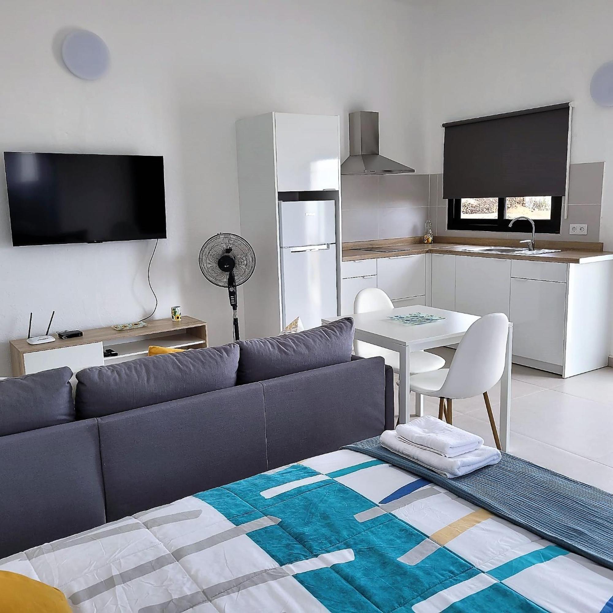 Apartamentos Falcon Тінахо Екстер'єр фото